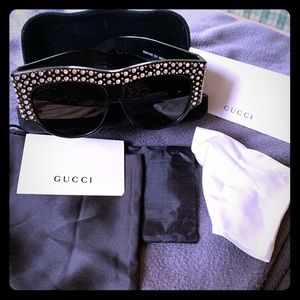 Authentic Gucci crystal sunglasses 🤩 BLING